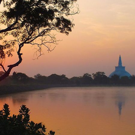 Waters Edge, Anuradhapura Villa Exterior photo