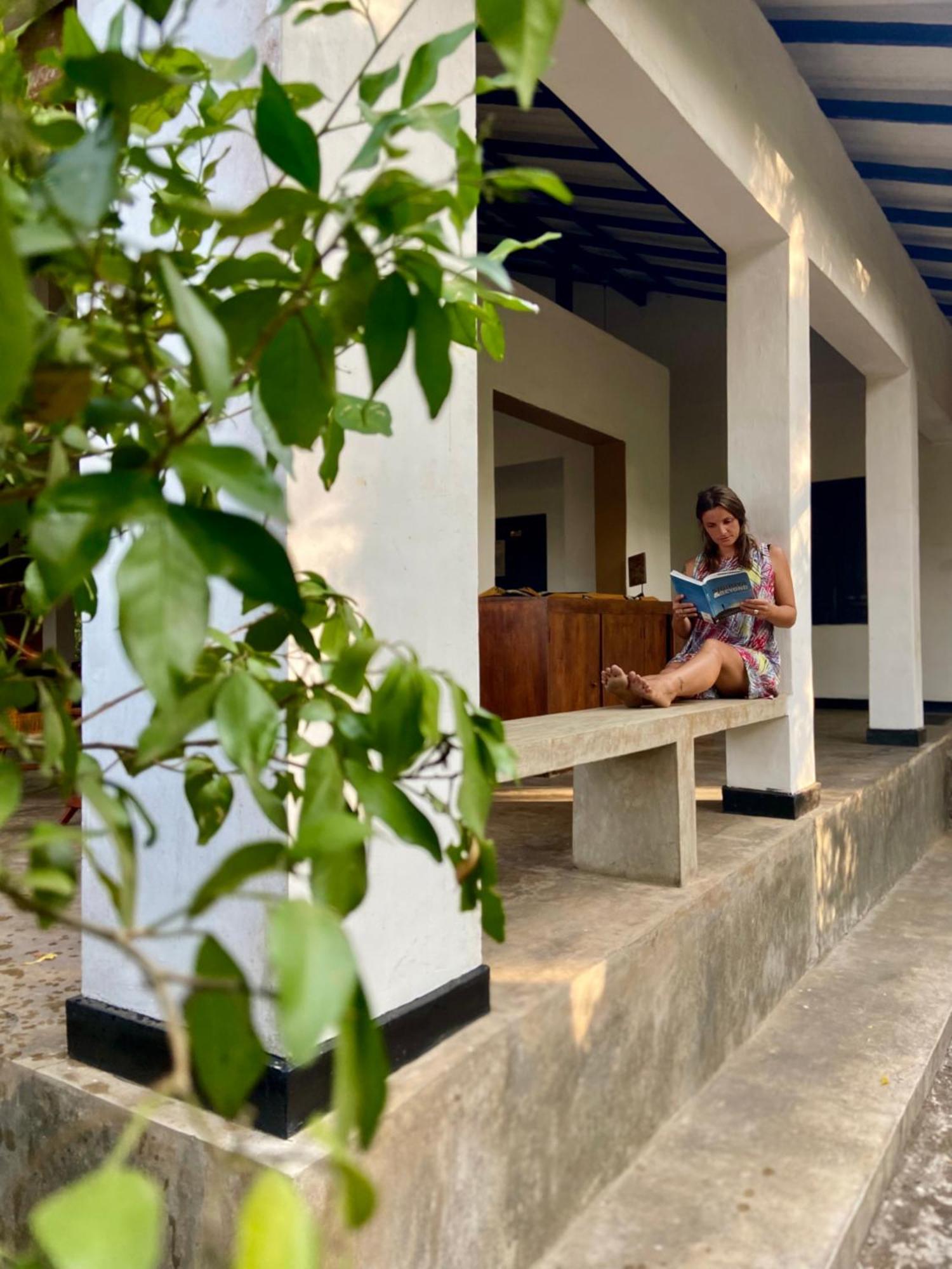 Waters Edge, Anuradhapura Villa Exterior photo