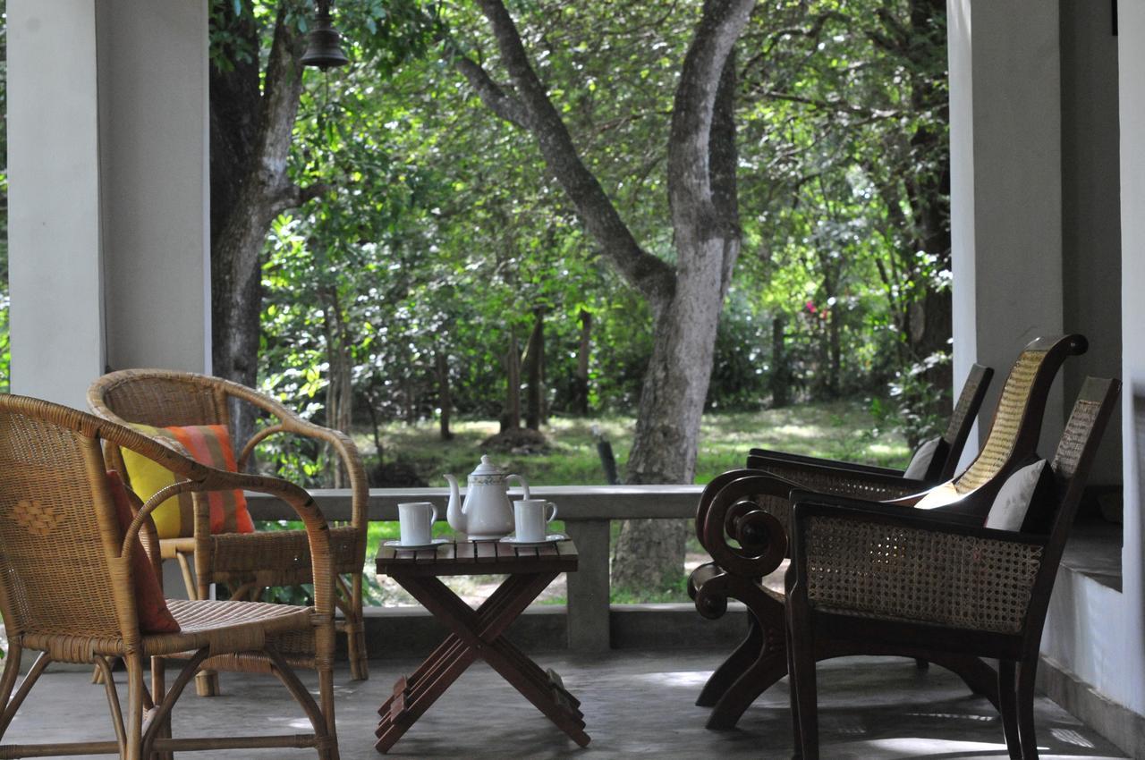 Waters Edge, Anuradhapura Villa Exterior photo