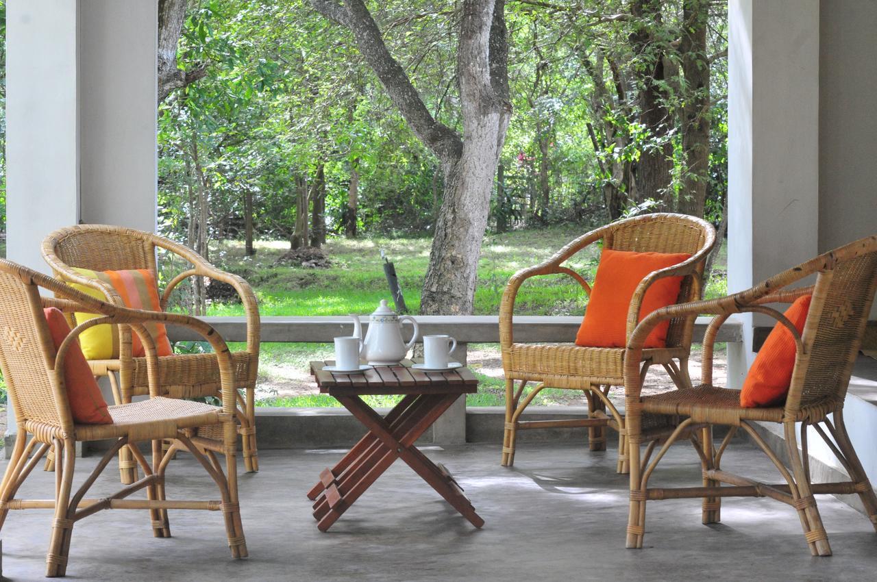Waters Edge, Anuradhapura Villa Exterior photo